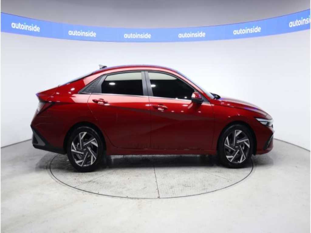 HYUNDAI Avante - Vista 3