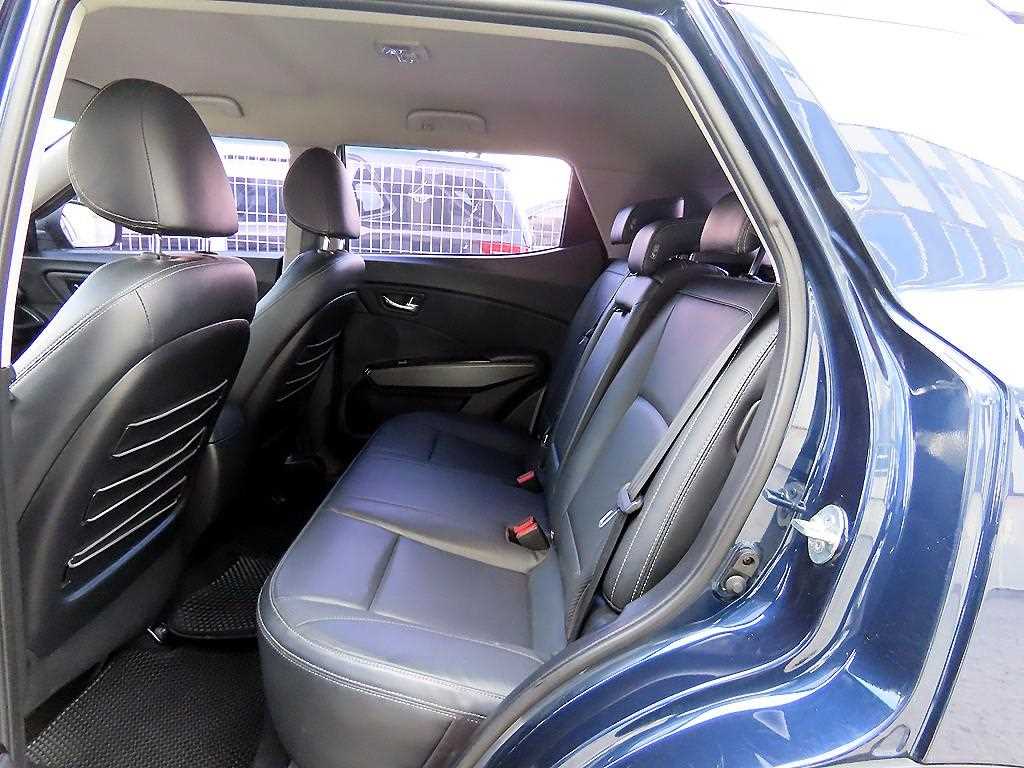Ssangyong Tivoli - Vista 6