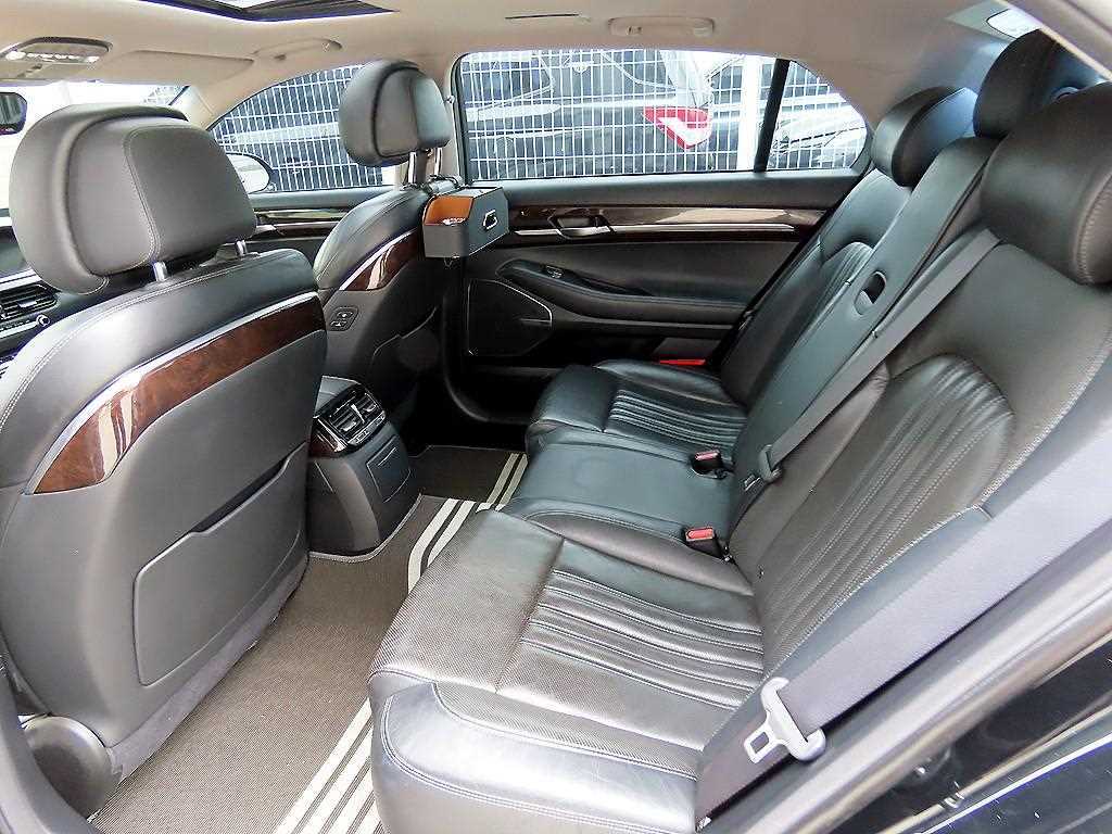 Genesis EQ900 - Vista 6