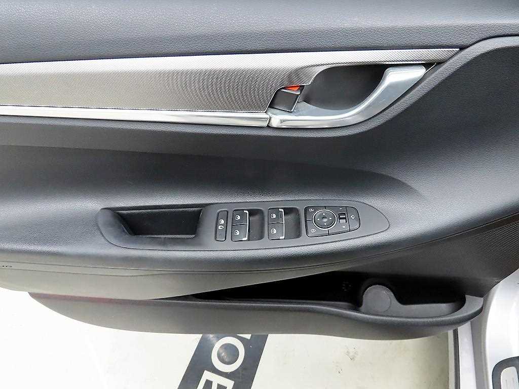 HYUNDAI Grandeur - Vista 11
