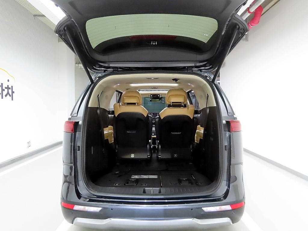 KIA Carnival - Vista 5
