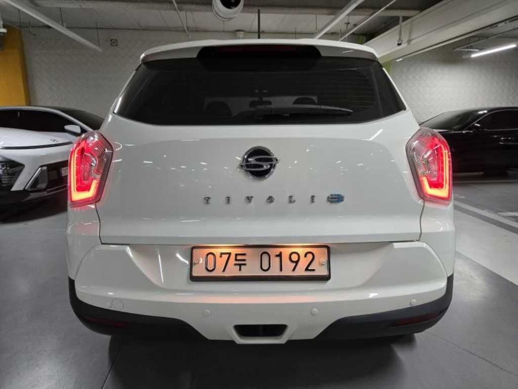 Ssangyong Tivoli - Vista 4