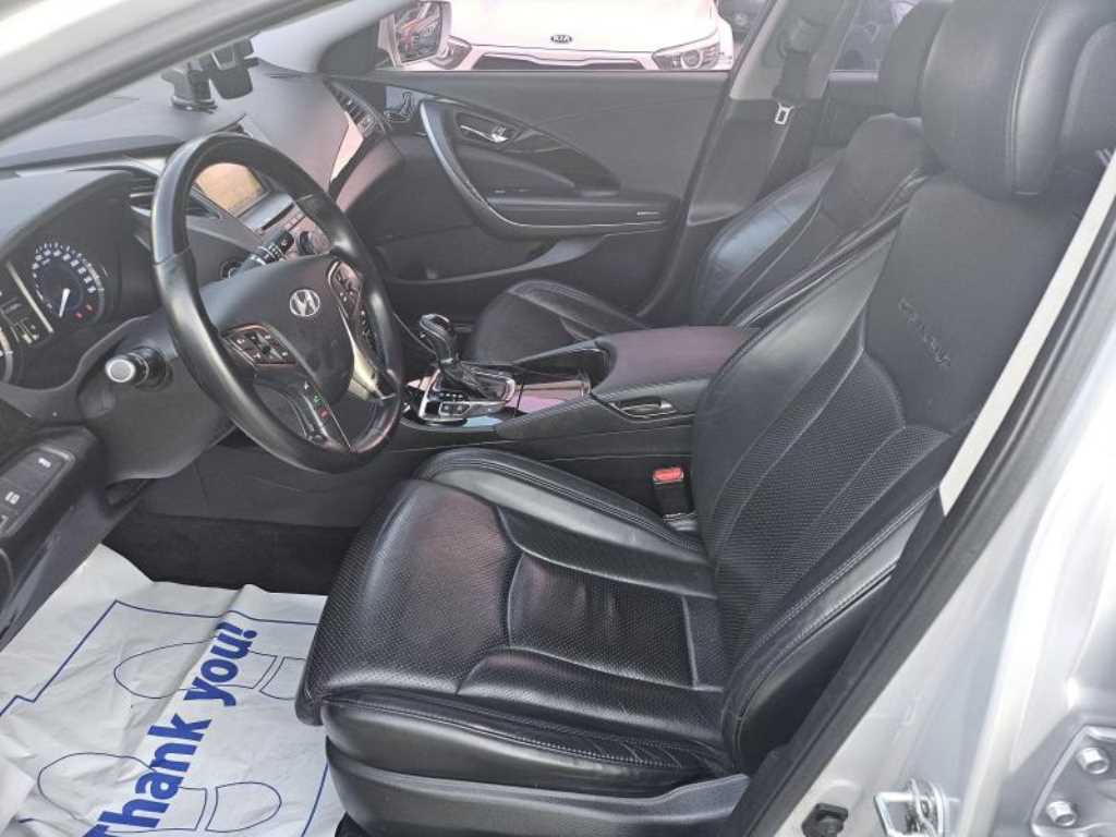 HYUNDAI Grandeur - Vista 5