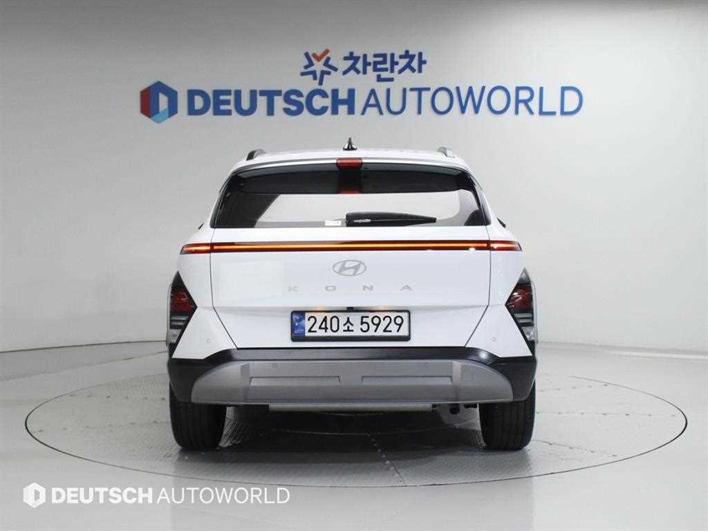HYUNDAI Kona - Vista 4
