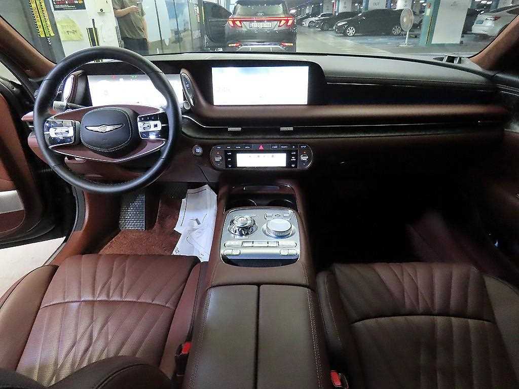 Genesis G90 - Vista 10