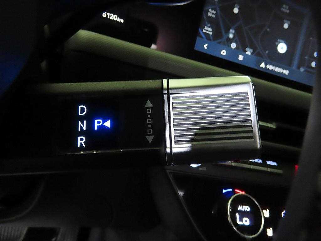 HYUNDAI Sonata - Vista 12