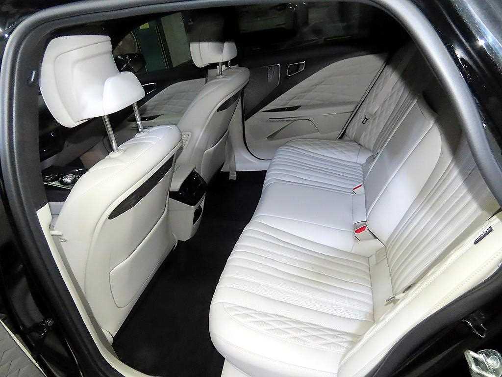 KIA K8 - Vista 7