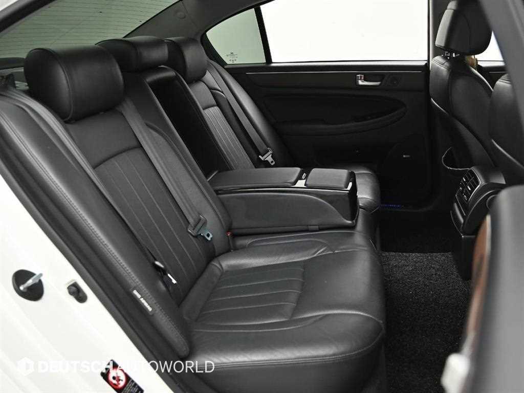 HYUNDAI Genesis - Vista 12