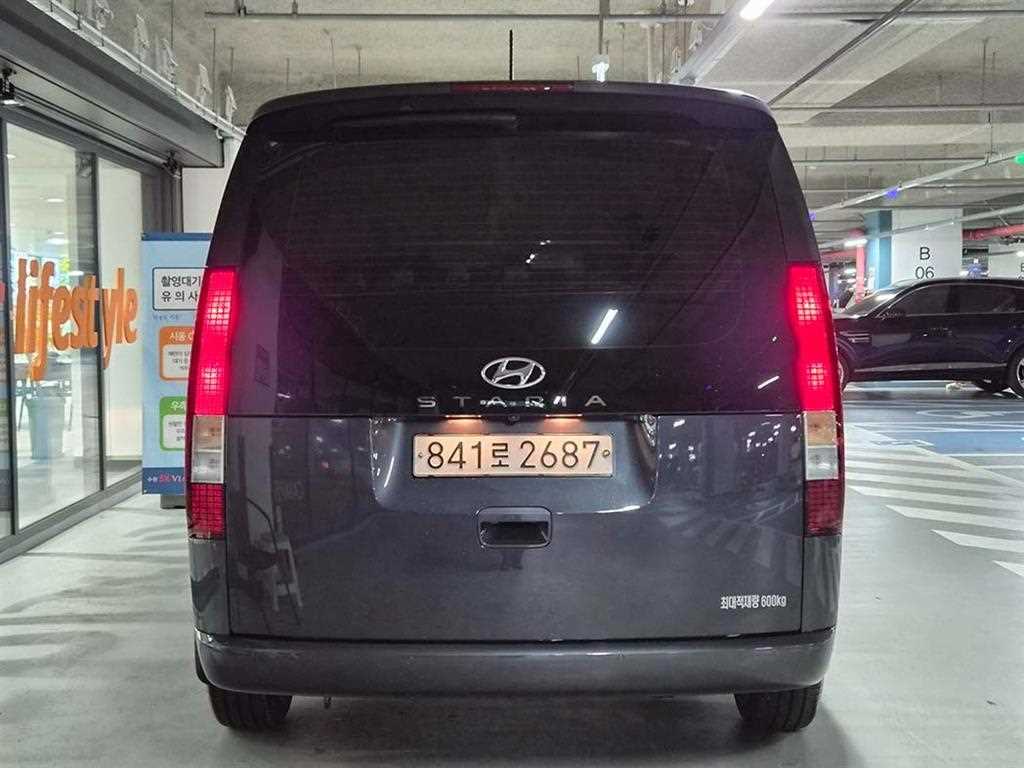 HYUNDAI Staria - Vista 5