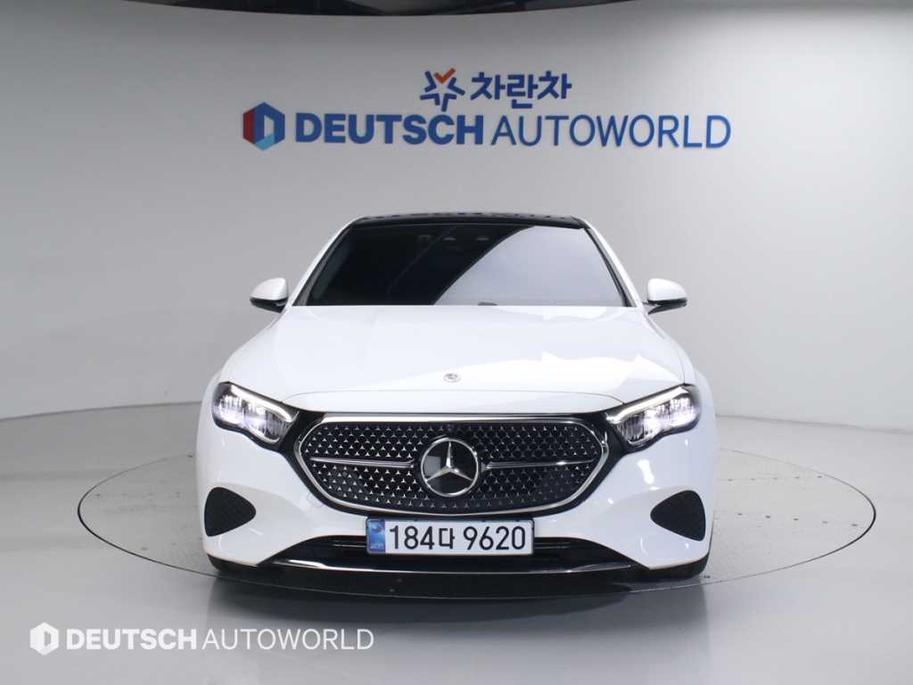 Mercedes Benz E class - Vista 3