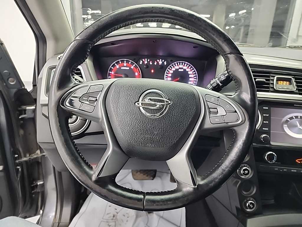 Ssangyong Korando - Vista 9