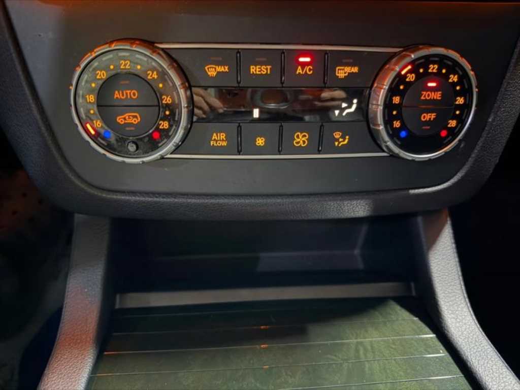 Mercedes Benz GLE Class - Vista 12
