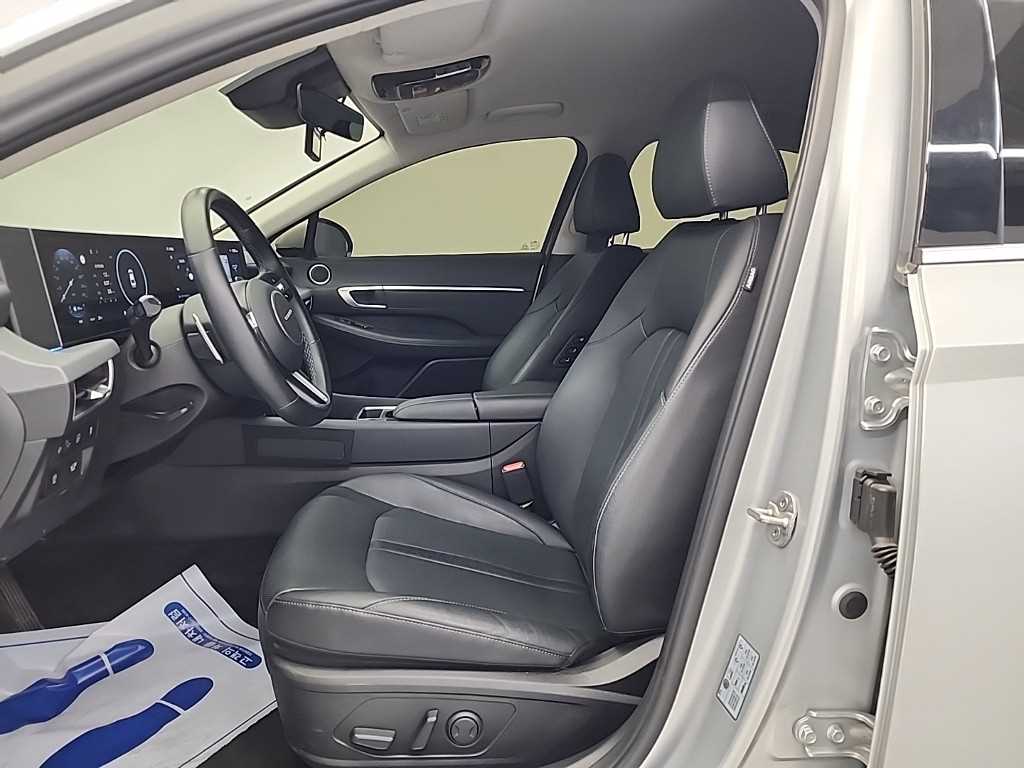 HYUNDAI Sonata - Vista 11