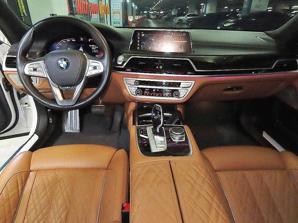 BMW 7 Series - Vista 10