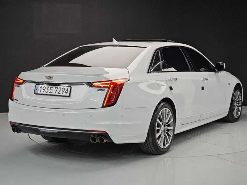 Cadillac CT6 - Vista 3