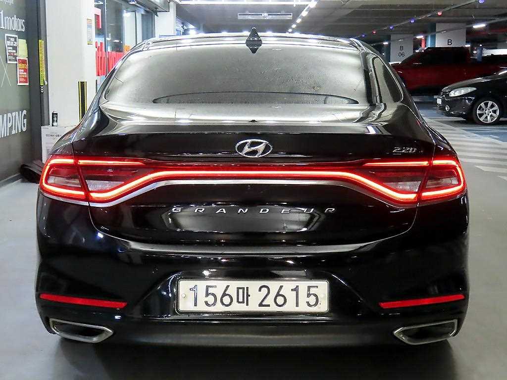 HYUNDAI Grandeur - Vista 5