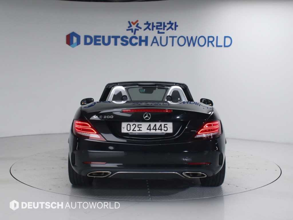 Mercedes Benz SLC Class - Vista 4