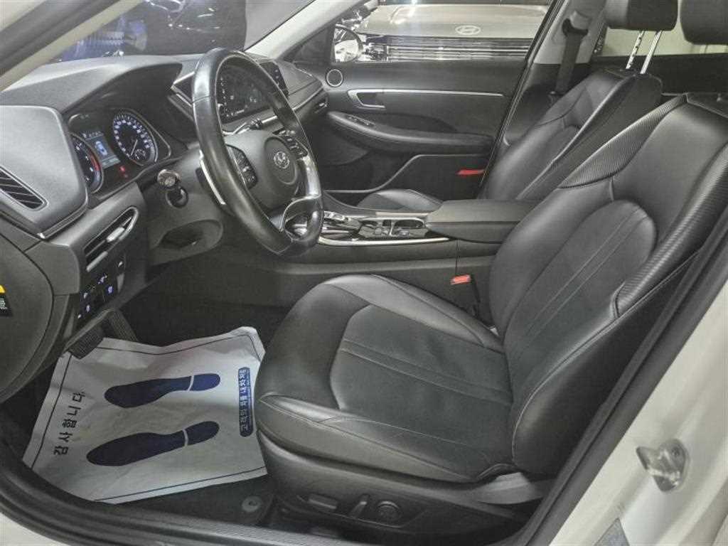 HYUNDAI Sonata - Vista 8