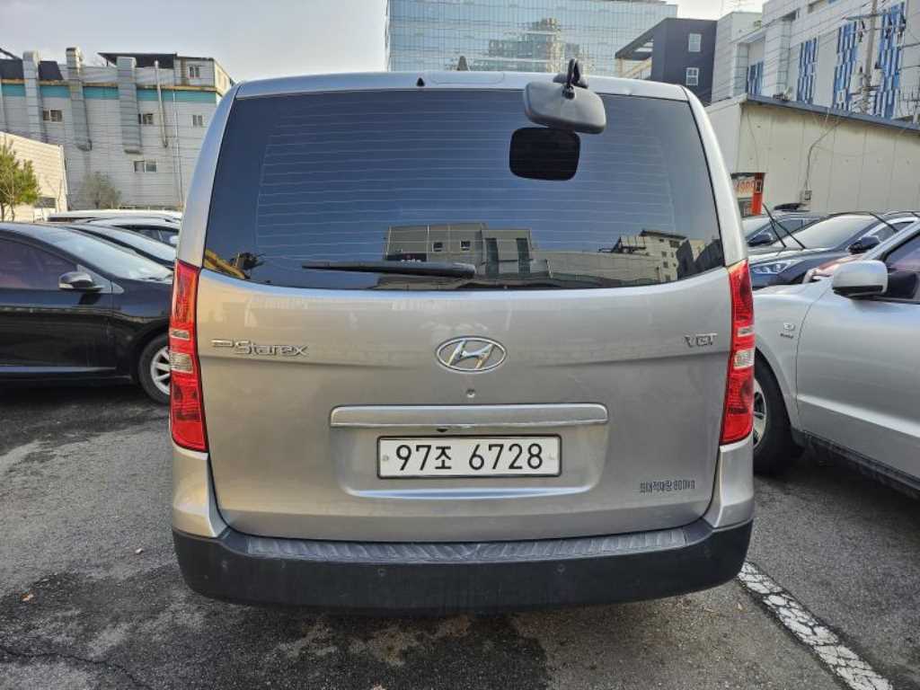 HYUNDAI Starex - Vista 3