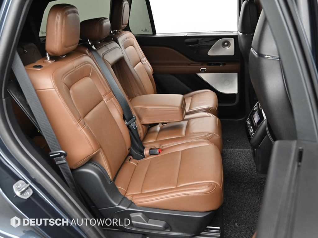 Lincoln Aviator - Vista 12