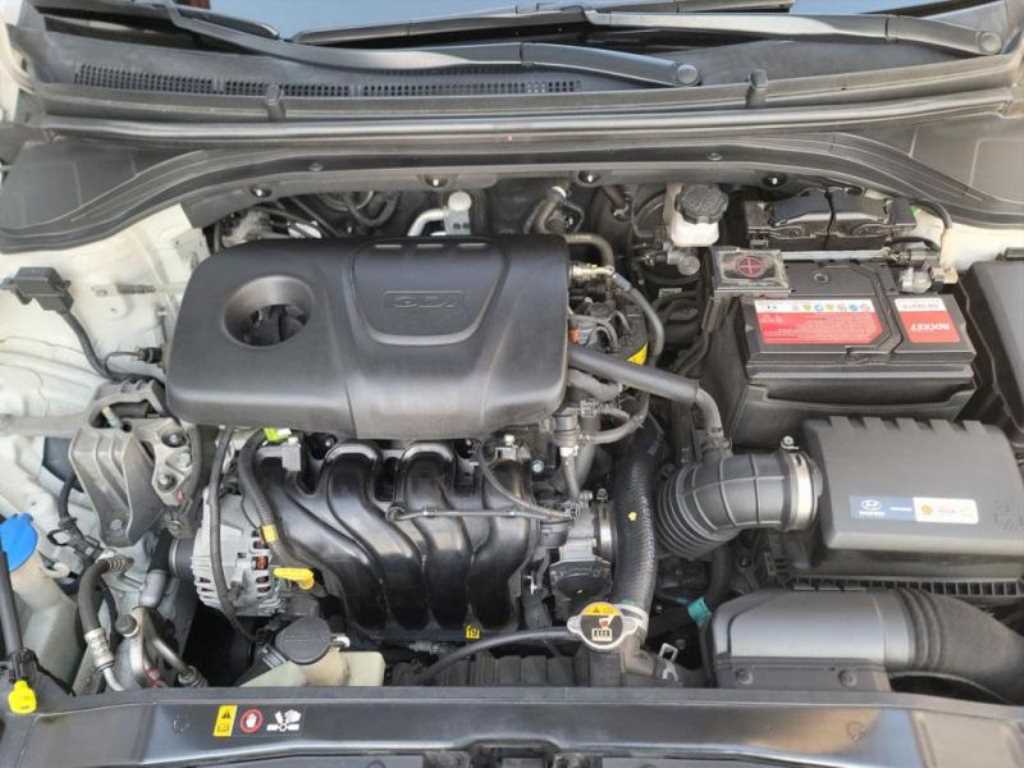 HYUNDAI Avante - Vista 6