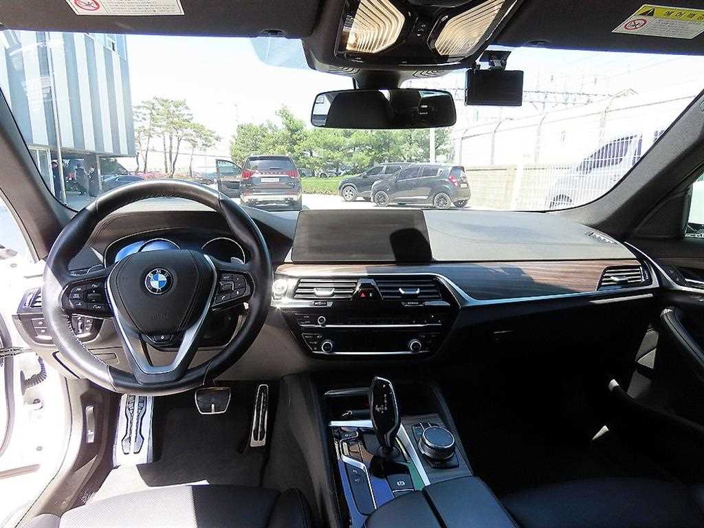 BMW 5 Series - Vista 7