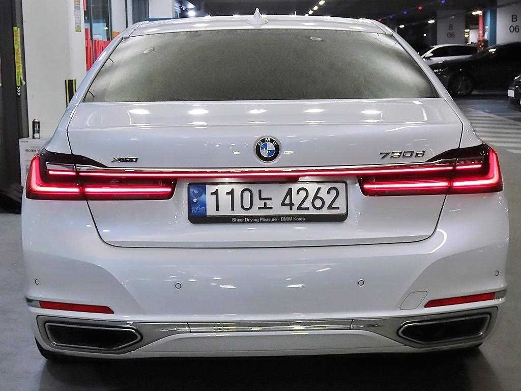 BMW 7 Series - Vista 5