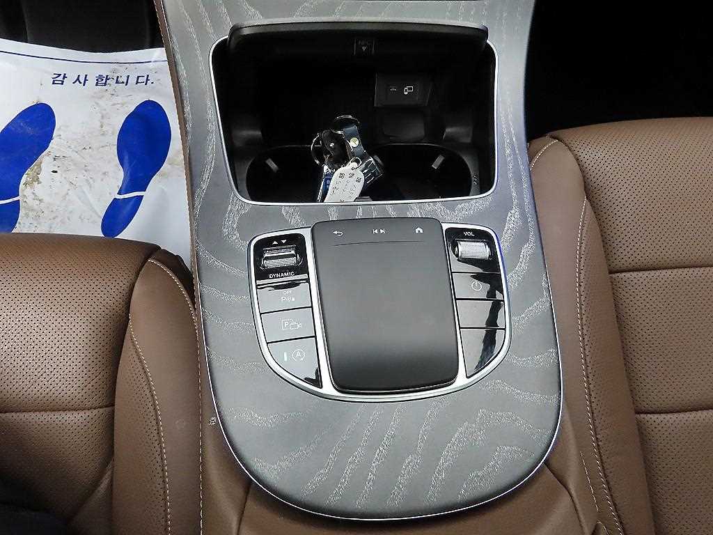 Mercedes Benz E class - Vista 12