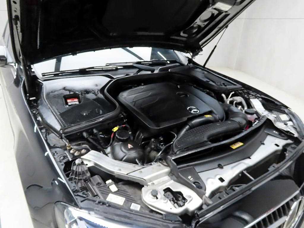 Mercedes Benz E class 2022 Negro - Importación desde Corea - HF Imports Iquique - Foto 18