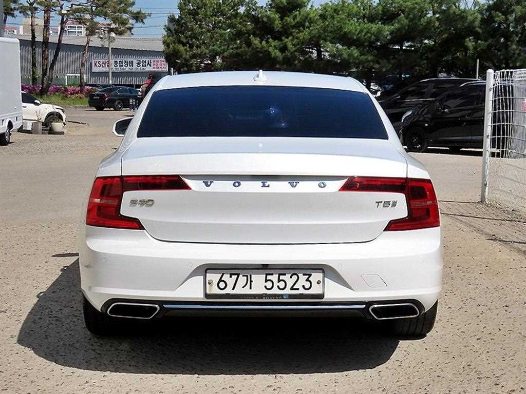 Volvo S90 - Vista 4