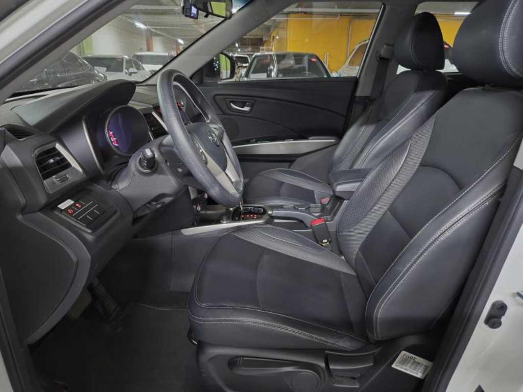 Ssangyong Tivoli - Vista 10