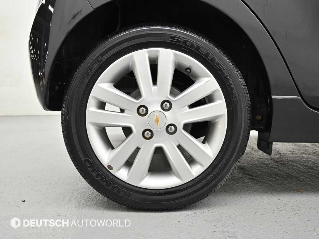 Chevrolet Spark - Vista 5