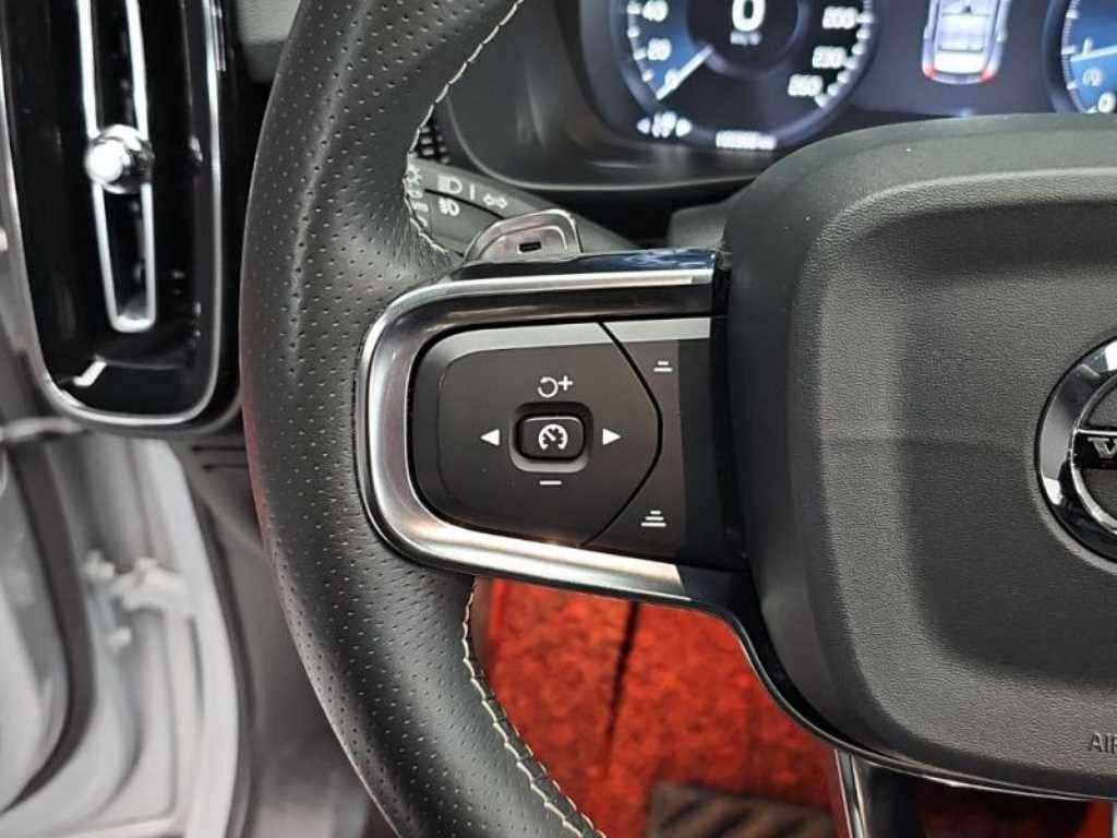 Volvo XC40 - Vista 8