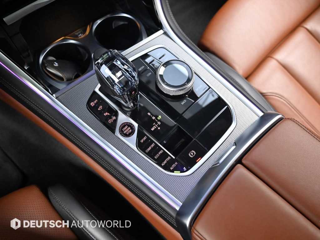 BMW 8 Series - Vista 9
