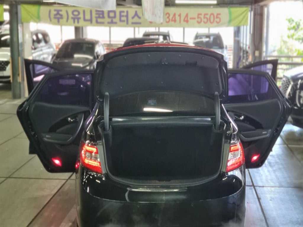 HYUNDAI Grandeur - Vista 12