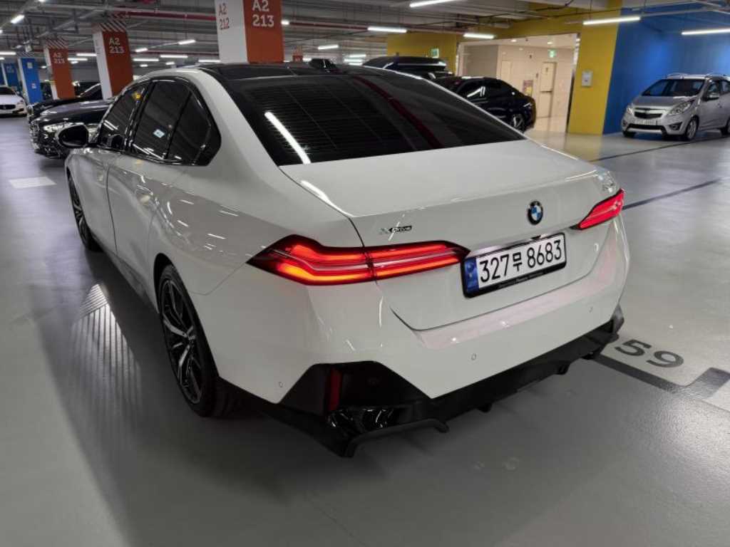 BMW 5 Series - Vista 3