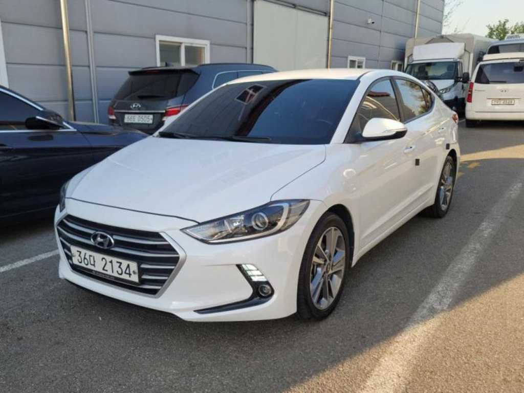 HYUNDAI Avante - Vista 2
