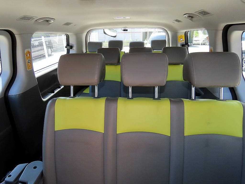 HYUNDAI Starex - Vista 7