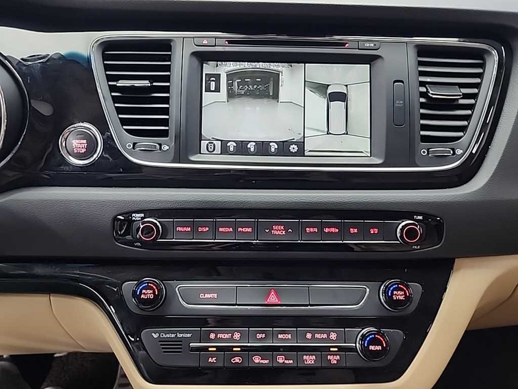 KIA Carnival - Vista 10