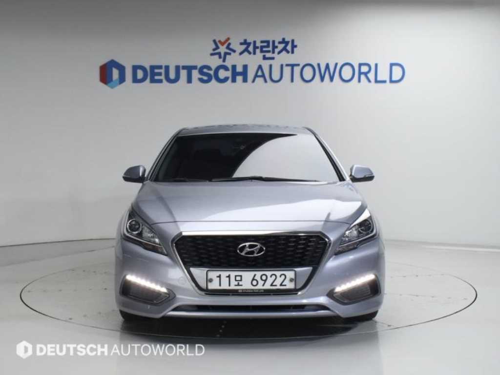 HYUNDAI Sonata - Vista 3