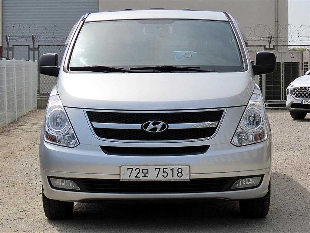 HYUNDAI Starex 2010 Plateado - Importación desde Corea - HF Imports Iquique - Foto 1