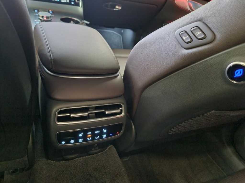 Genesis GV70 - Vista 11