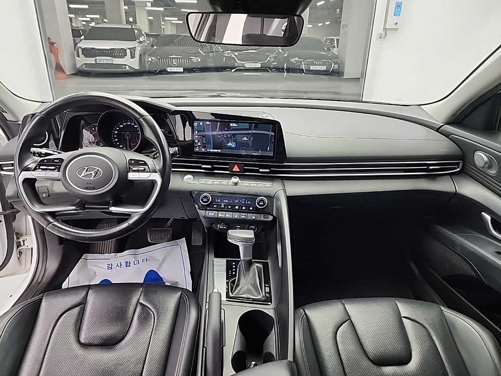 HYUNDAI Avante - Vista 7