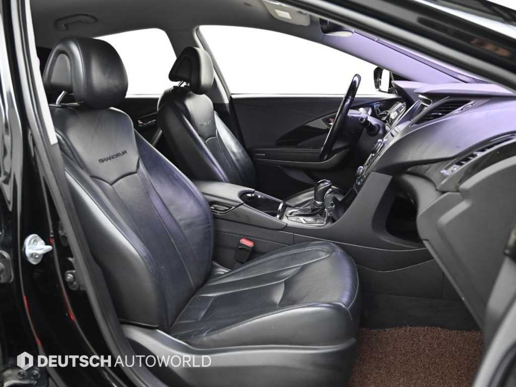 HYUNDAI Grandeur - Vista 10