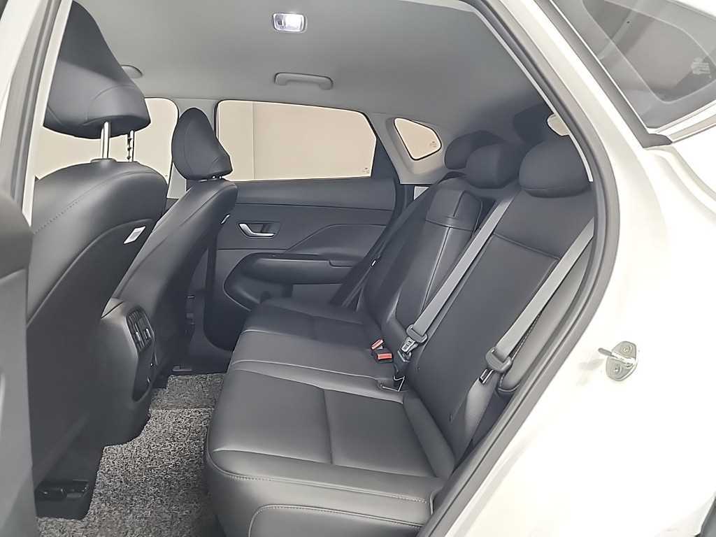 HYUNDAI Kona - Vista 12