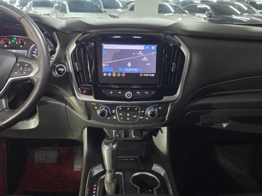 Chevrolet Travers - Vista 10