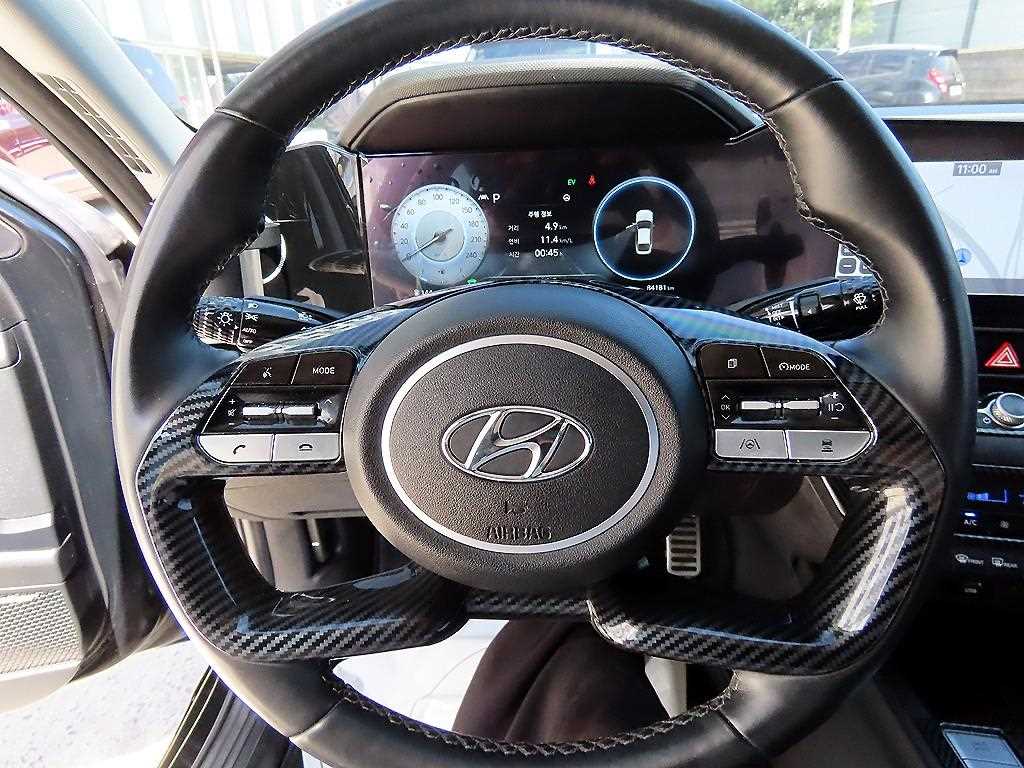HYUNDAI Avante - Vista 8