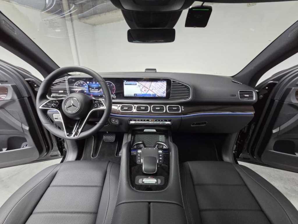 Mercedes Benz GLE Class - Vista 6