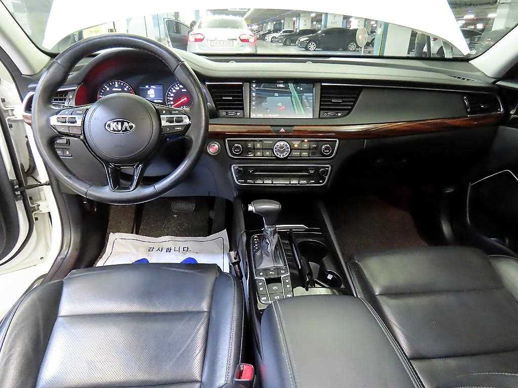 KIA K7 - Vista 10