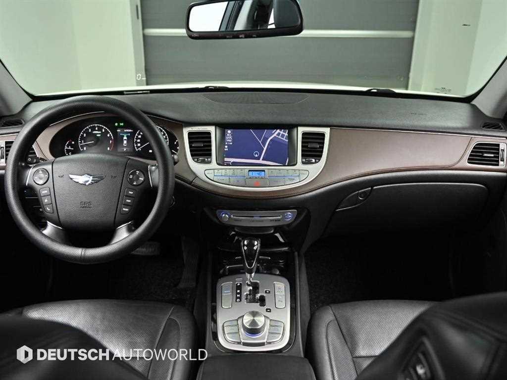 HYUNDAI Genesis - Vista 7